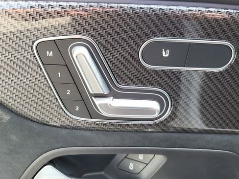 New 2025 Mercedes-Benz GLB 250 4MATIC image 13