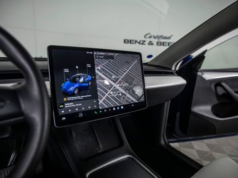 Used 2024 Tesla Model Y Long Range AWD/4WD image 27