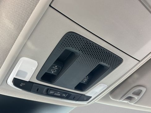 Certified 2025 Honda Pilot Elite image 32