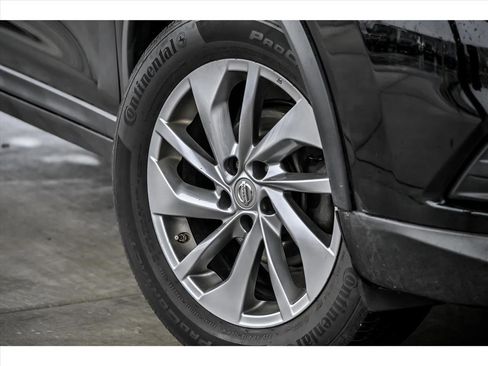 Used 2015 Nissan Rogue SL w/ SL Premium Package image 3