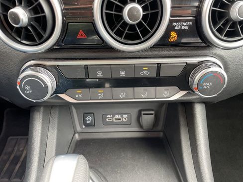 Used 2025 Nissan Sentra SV FWD image 21
