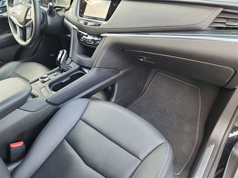 Certified 2025 Cadillac XT5 Premium Luxury image 23