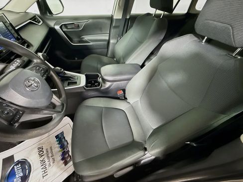 Certified 2022 Toyota RAV4 LE image 19