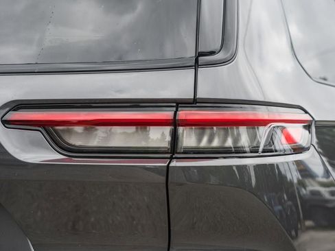 New 2025 Jeep Grand Cherokee L Limited w/ Luxury Tech Group II image 6