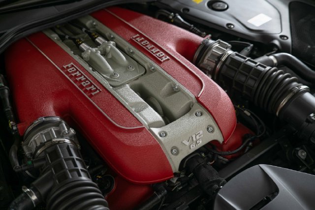 Used 2023 Ferrari 812 GTS RWD image 33