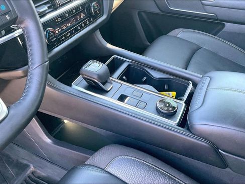 Used 2023 Nissan Pathfinder SL w/ SL Premium Package image 18