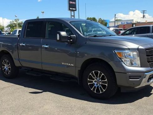 Used 2021 Nissan Titan SV w/ SV Convenience Package AWD/4WD image 2