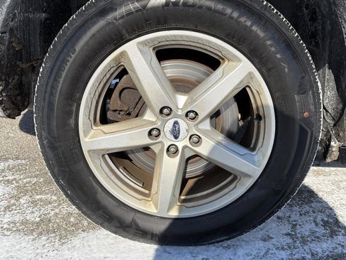 Used 2016 Ford Explorer XLT w/ Equipment Group 202A image 23