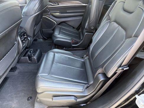 Used 2022 Jeep Grand Cherokee L Limited image 19