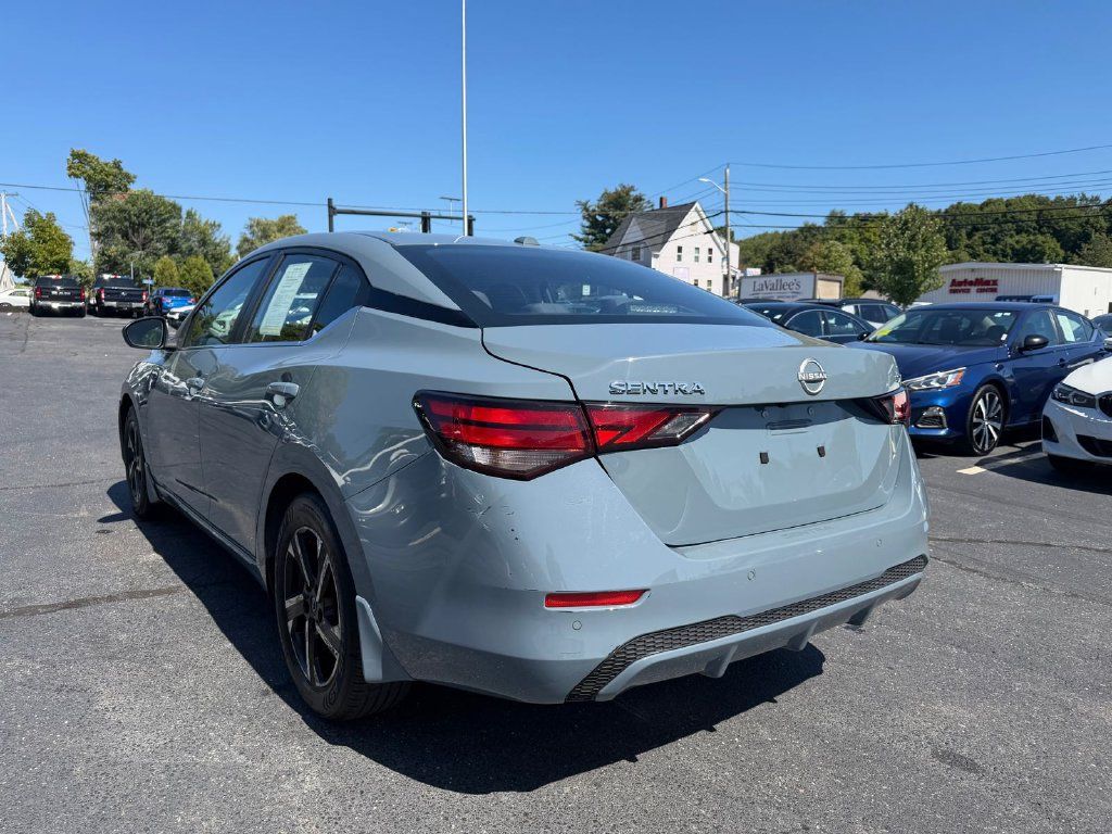Used 2024 Nissan Sentra SV FWD image 3