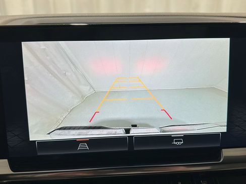 Used 2024 GMC Sierra 3500 SLE w/ SLE Convenience Package image 13