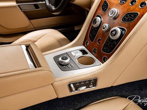 Used 2016 Aston Martin Rapide S image 45