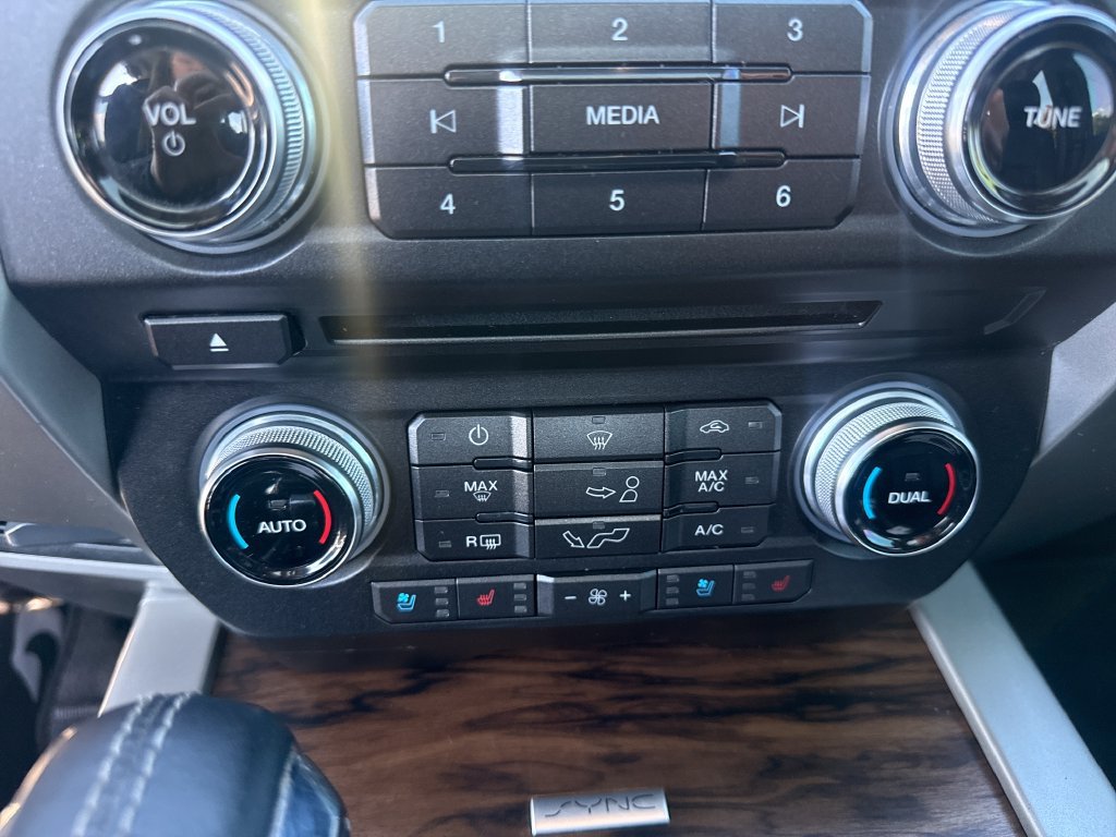 Used 2018 Ford F150 Lariat w/ Equipment Group 502A Luxury AWD/4WD image 35