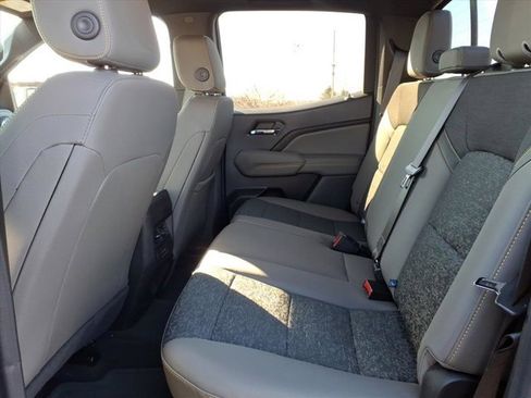 Used 2024 Chevrolet Colorado ZR2 image 25