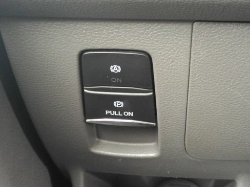 Used 2023 Ford Transit 350 XLT image 30