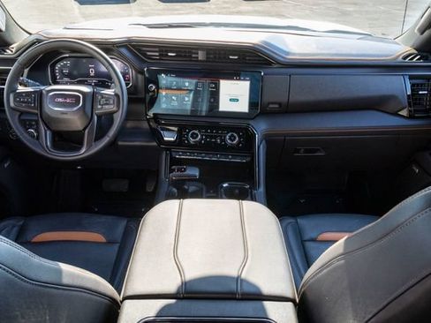 Certified 2025 GMC Sierra 1500 AT4 w/ AT4 Premium Package AWD/4WD image 25