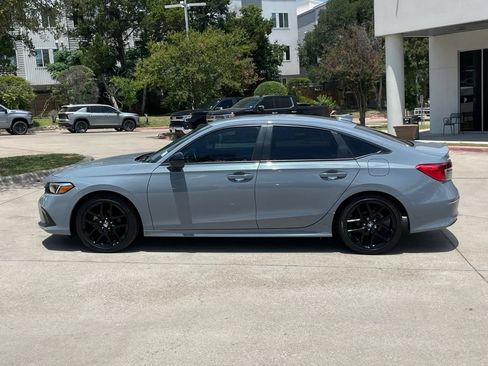 Used 2024 Honda Civic Sport image 3