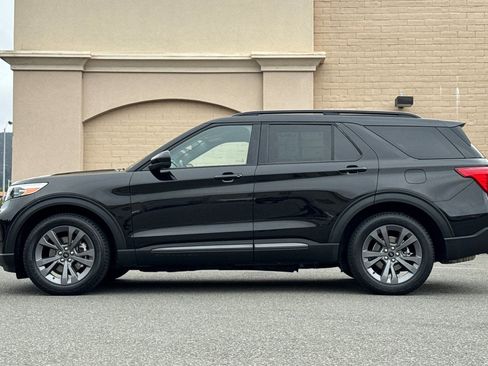 Certified 2022 Ford Explorer XLT w/ Equipment Group 202A RWD image 10