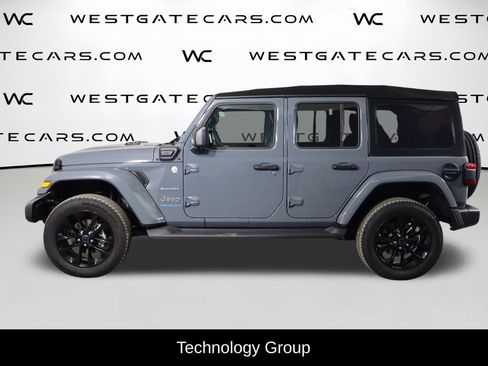 Used 2024 Jeep Wrangler Unlimited Sahara w/ Technology Group AWD/4WD image 5