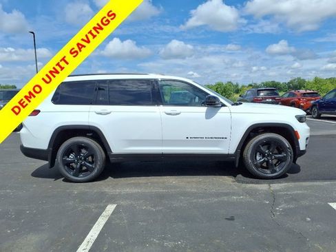 New 2025 Jeep Grand Cherokee L Limited w/ Luxury Tech Group II image 18