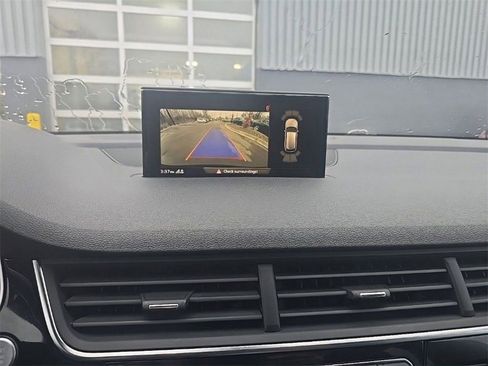 Used 2018 Audi Q7 3.0T Premium image 18