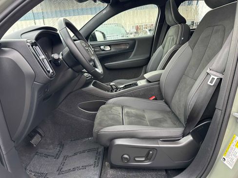 Certified 2023 Volvo C40 P8 Recharge Ultimate image 19