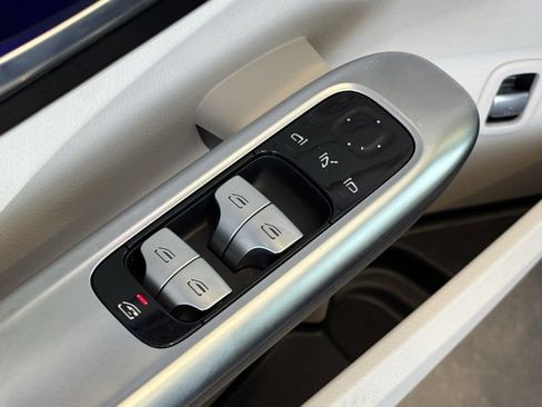 Certified 2025 Mercedes-Benz C 300 Sedan image 14