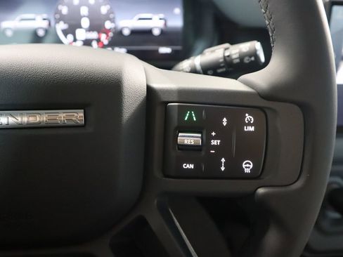 Used 2025 Land Rover Defender 110 S image 12