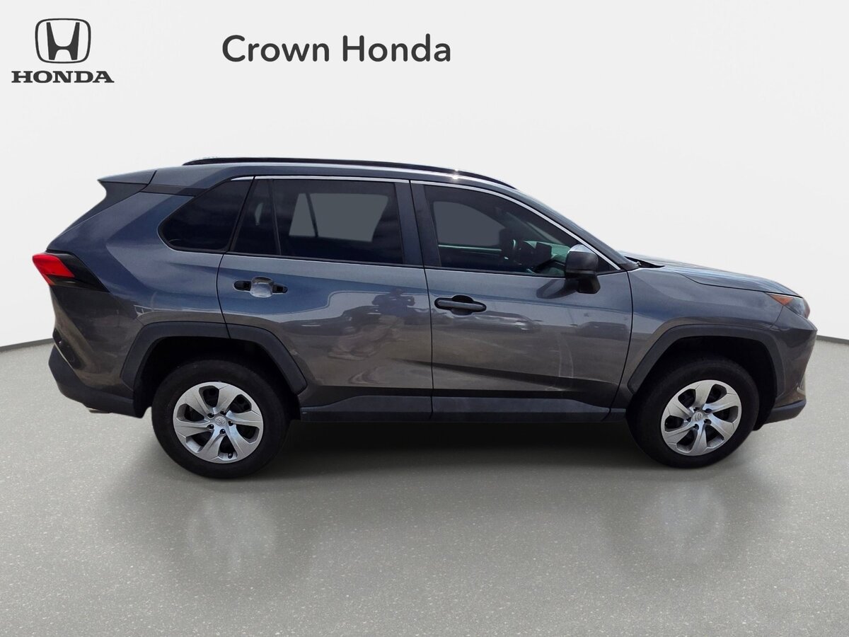 Used 2021 Toyota RAV4 LE FWD image 6