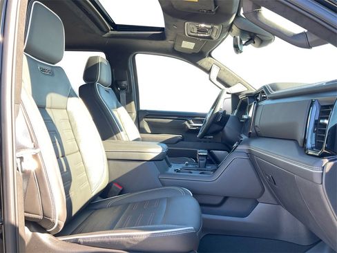 Used 2025 GMC Sierra 1500 AT4X image 25