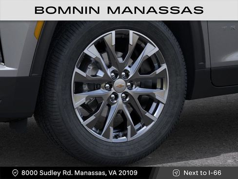New 2026 Chevrolet Traverse LT w/ Sun and Wheel Package AWD/4WD image 9