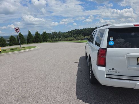 Used 2019 Chevrolet Tahoe LT RWD image 7