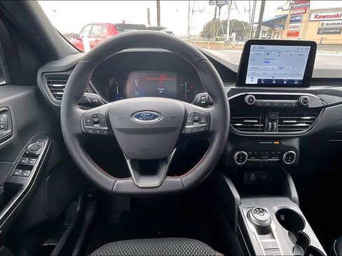 Used 2025 Ford Escape ST-Line image 8