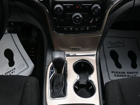 Used 2017 Jeep Grand Cherokee Laredo AWD/4WD image 20