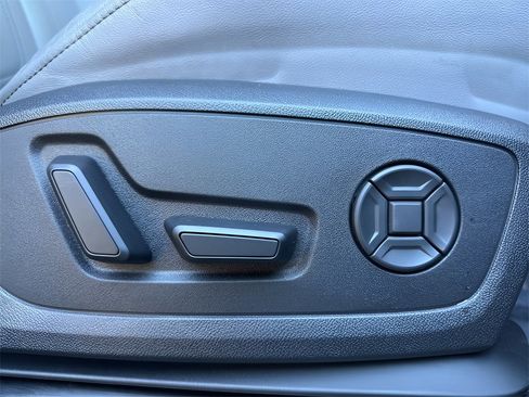 Used 2025 Audi Q3 2.0T Premium w/ Convenience Package image 36