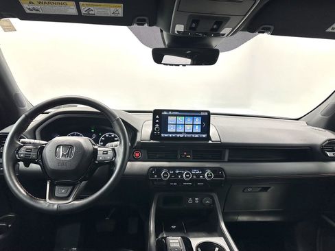 Certified 2025 Honda Pilot TrailSport image 22