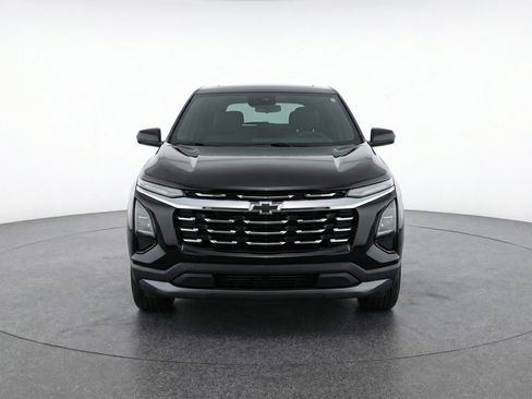 Used 2025 Chevrolet Equinox LT image 2