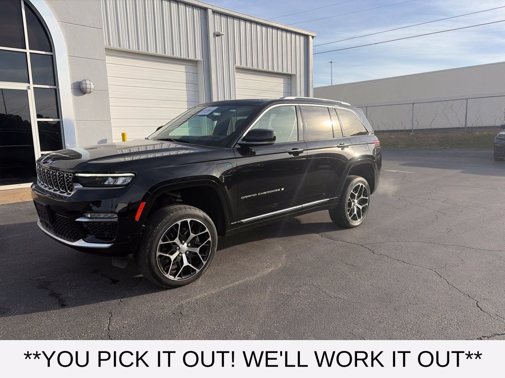 Used 2023 Jeep Grand Cherokee Summit AWD/4WD image 3