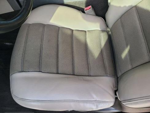 Used 2004 HUMMER H2 image 21