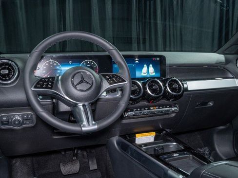 Used 2026 Mercedes-Benz GLB 250 250 4MATIC&reg; SUV image 18