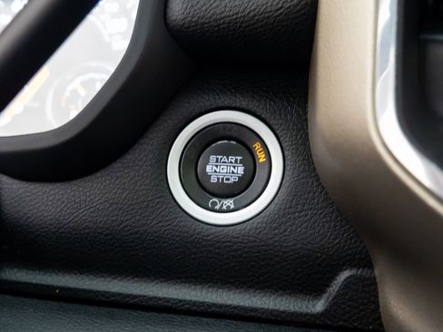 Used 2019 RAM 2500 Laramie image 19