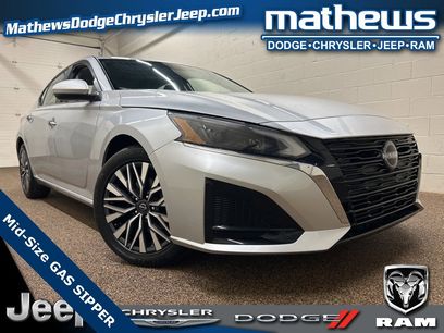 Used 2023 Nissan Altima 2.5 SV