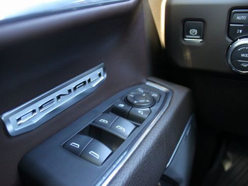 Used 2024 GMC Sierra 1500 Denali image 15