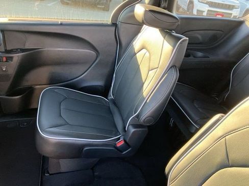 New 2026 Chrysler Pacifica Limited w/ S Appearance Package image 23