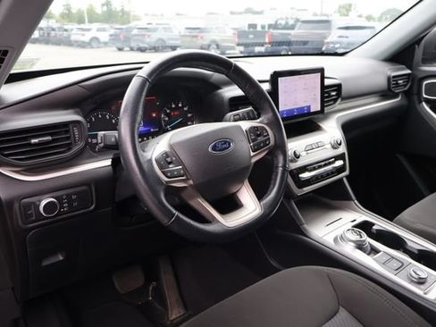 Used 2022 Ford Explorer XLT w/ Class IV Trailer Tow Package AWD/4WD image 11