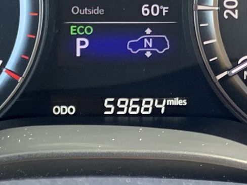 Used 2020 Lexus LX 570 4WD w/ 3rd Row & Luxury Pkg image 22