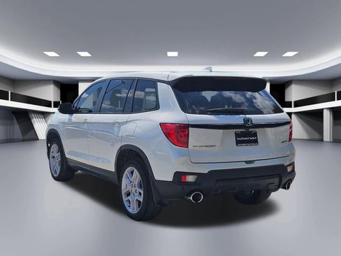 Used 2024 Honda Passport EX-L image 4