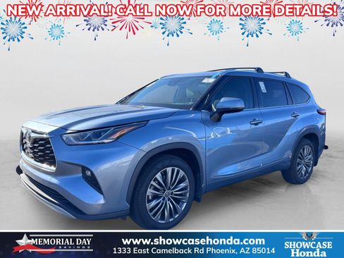 Used 2021 Toyota Highlander Platinum AWD/4WD image 1