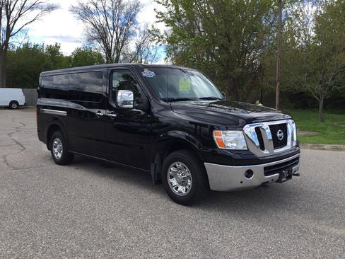 Used 2018 Nissan NV 3500 SL RWD image 3