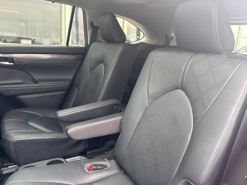 Used 2020 Toyota Highlander Platinum AWD/4WD image 41